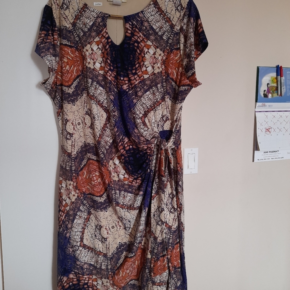 Ladies dress - Picture 4 of 6